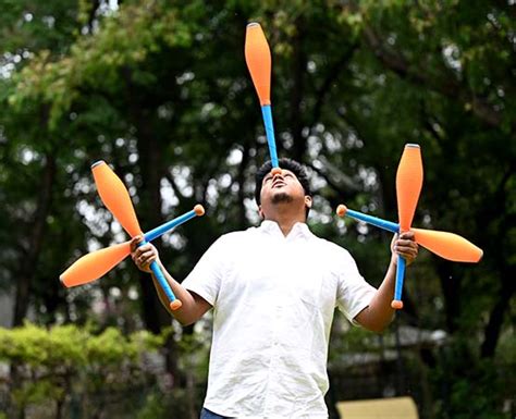 Juggling for fitness: Prop up your daily workout .